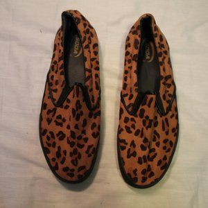 Soda leopard print shoes size 10